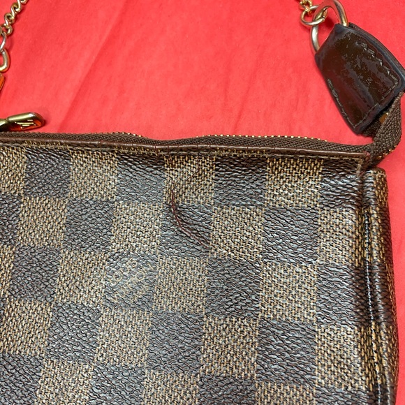 Louis Vuitton Damier Ebene Mini Pochette - Picture 4 of 7